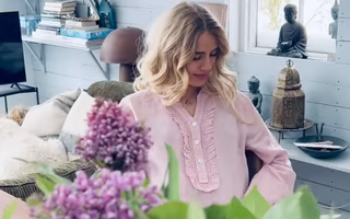 HUNDAR & GIRLS & BULLAR & BLOMMOR!