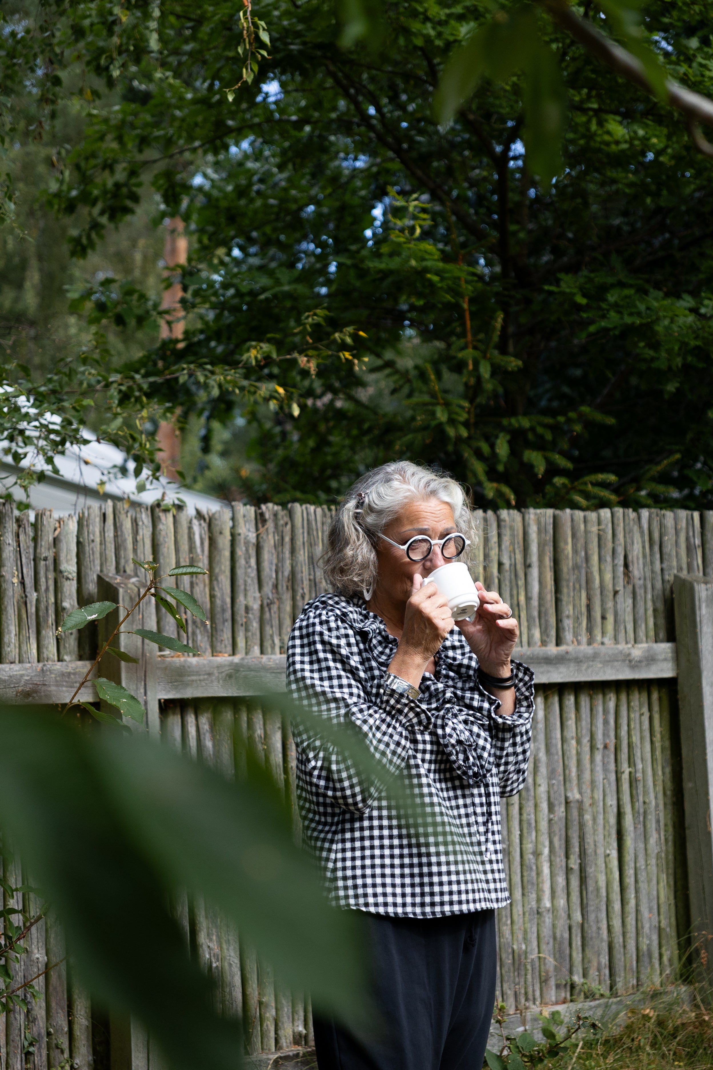Verifique la blusa, a cuadros pequeños