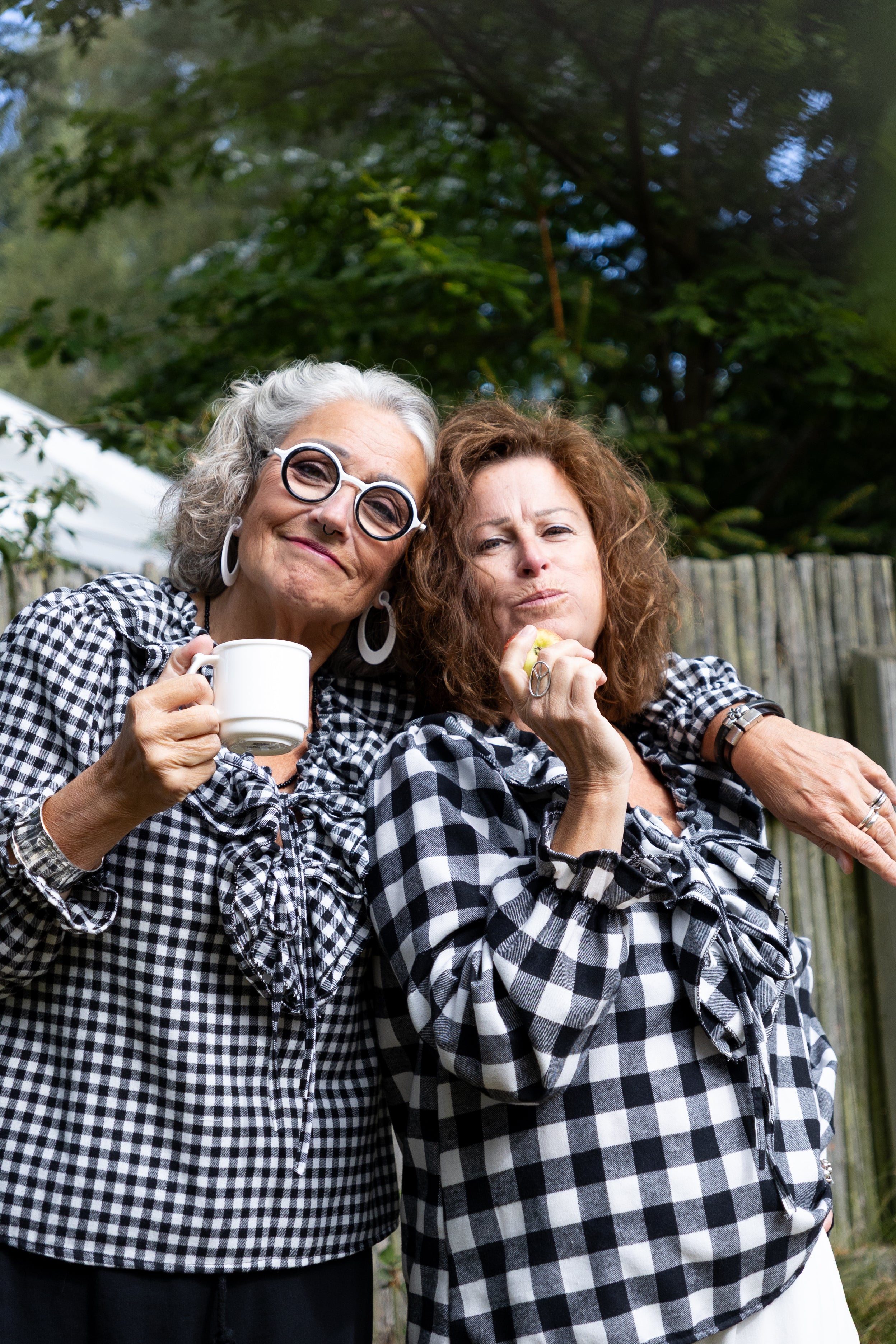 Verifique la blusa, grande a cuadros