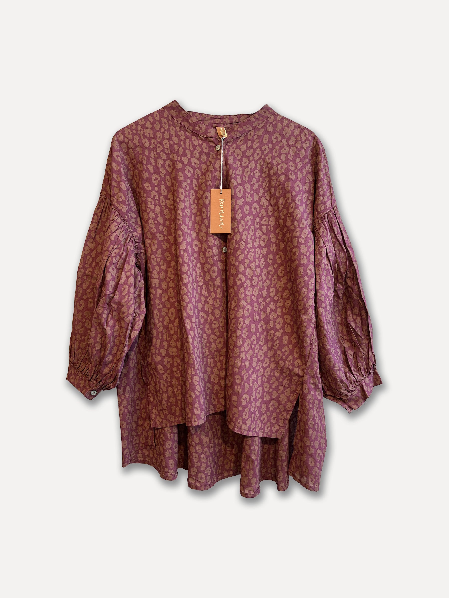 Alba Leo Blusa, vino