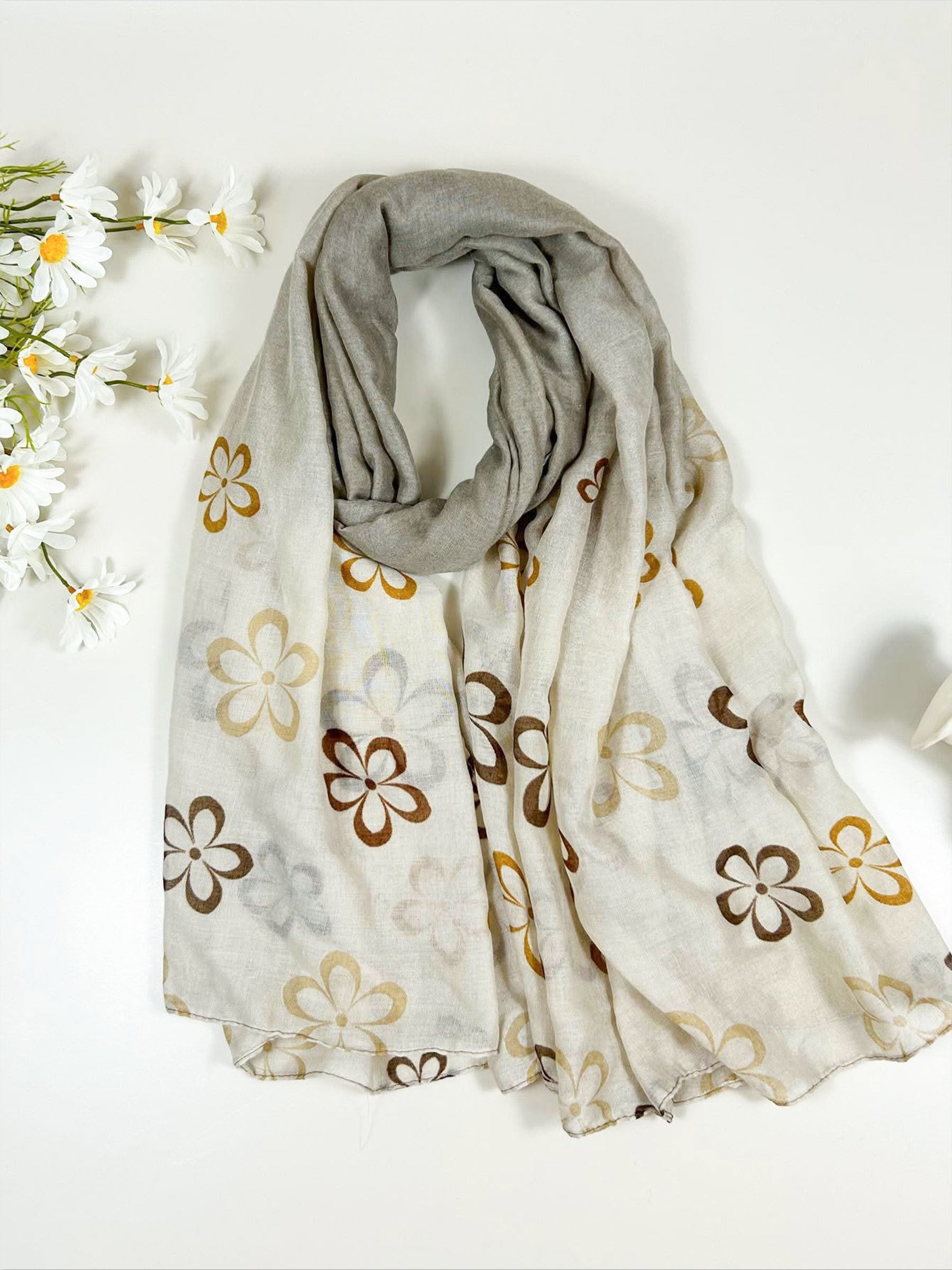 Bufanda de flores de otoño, taupe